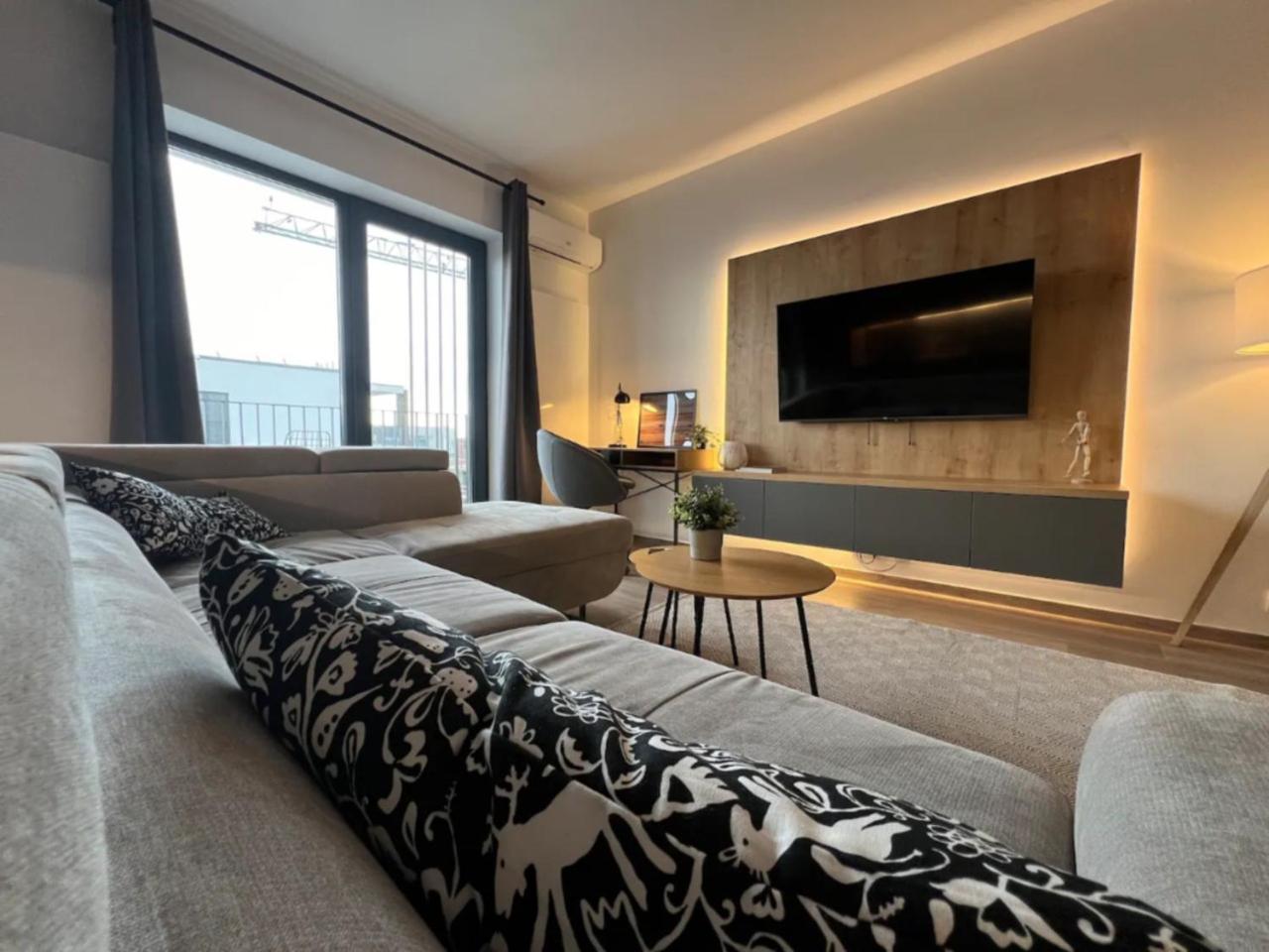 High-Rise Luxury Apartment With Free Parking Бухарест Экстерьер фото