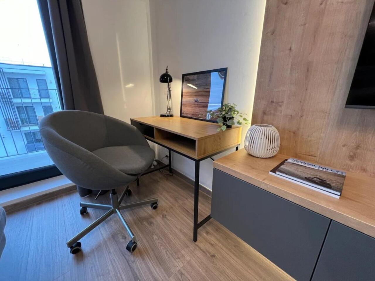 High-Rise Luxury Apartment With Free Parking Бухарест Экстерьер фото