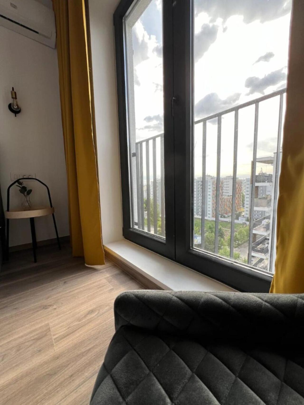 High-Rise Luxury Apartment With Free Parking Бухарест Экстерьер фото