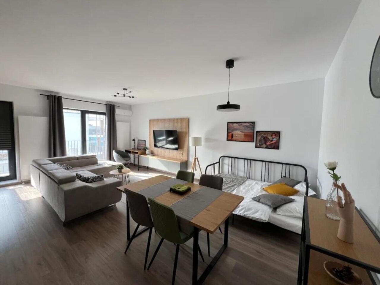 High-Rise Luxury Apartment With Free Parking Бухарест Экстерьер фото