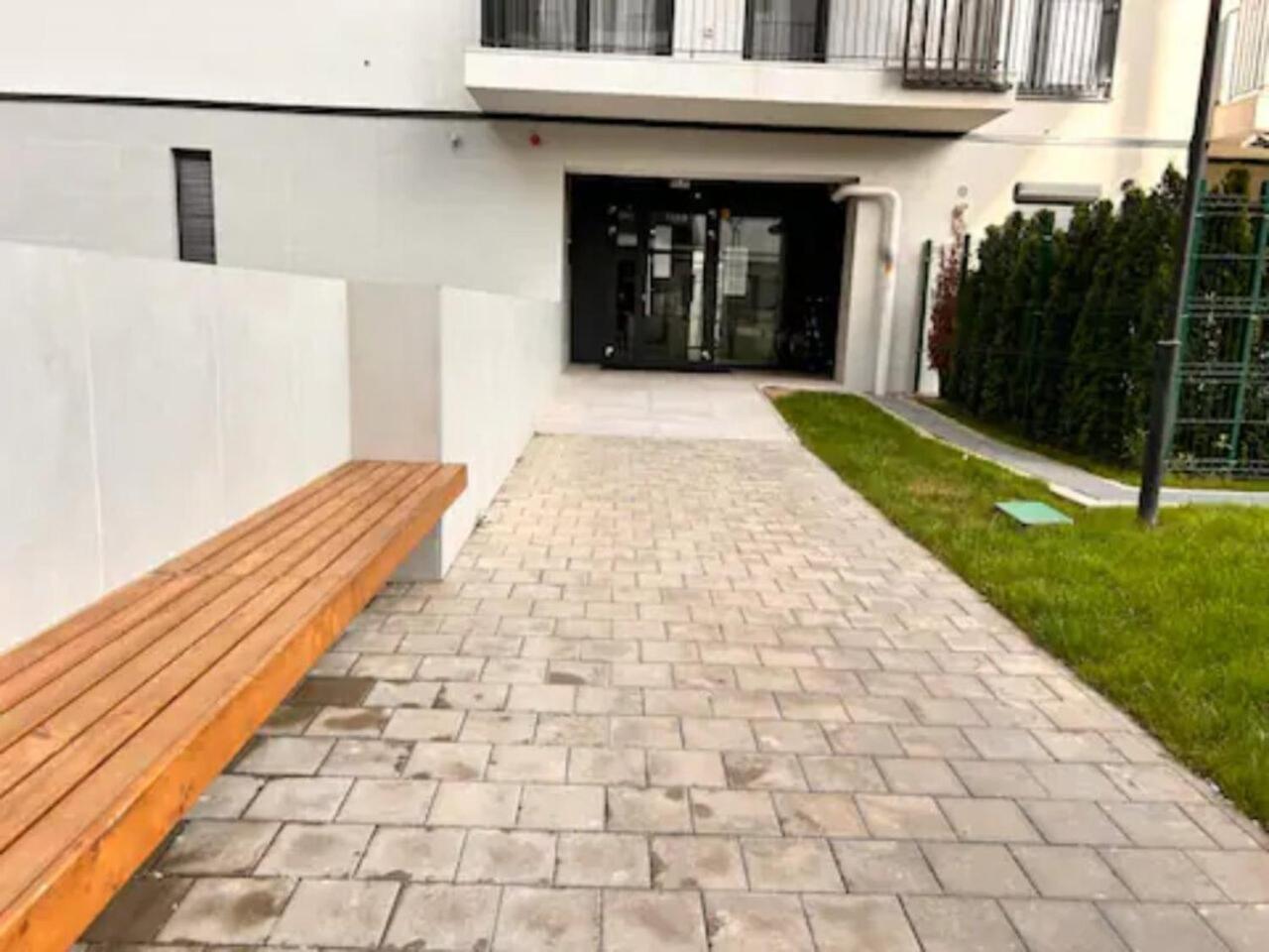 High-Rise Luxury Apartment With Free Parking Бухарест Экстерьер фото
